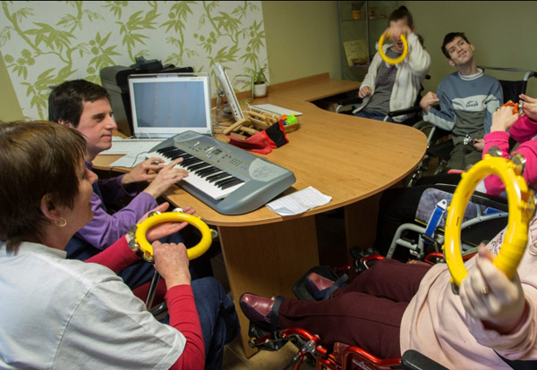 Ritmusterápiás eszöközök fogyatékkal élők számára